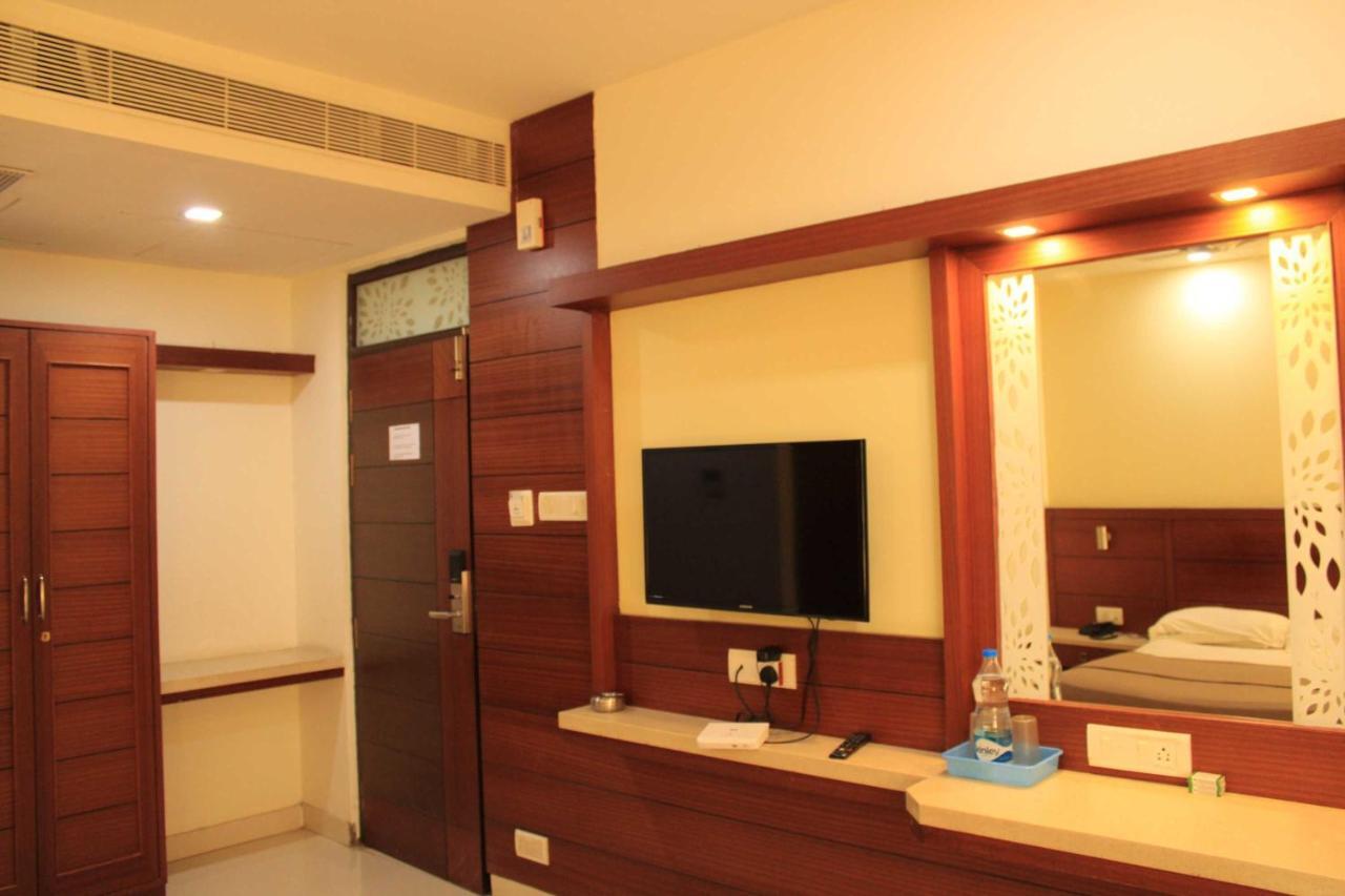 Hotel Venkadaramana Tower - Friendliness & Cleanliness Room Kumbakonam Bagian luar foto