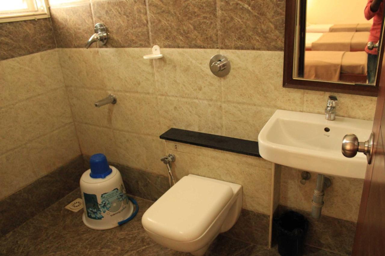 Hotel Venkadaramana Tower - Friendliness & Cleanliness Room Kumbakonam Bagian luar foto